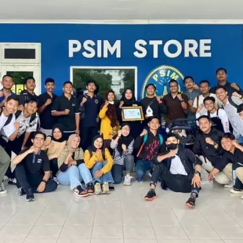 Berguru ke PSS, PSIM dan Bima Perkasa Mahasiswa Ilkor UMBY Belajar kehumasan dan media officer