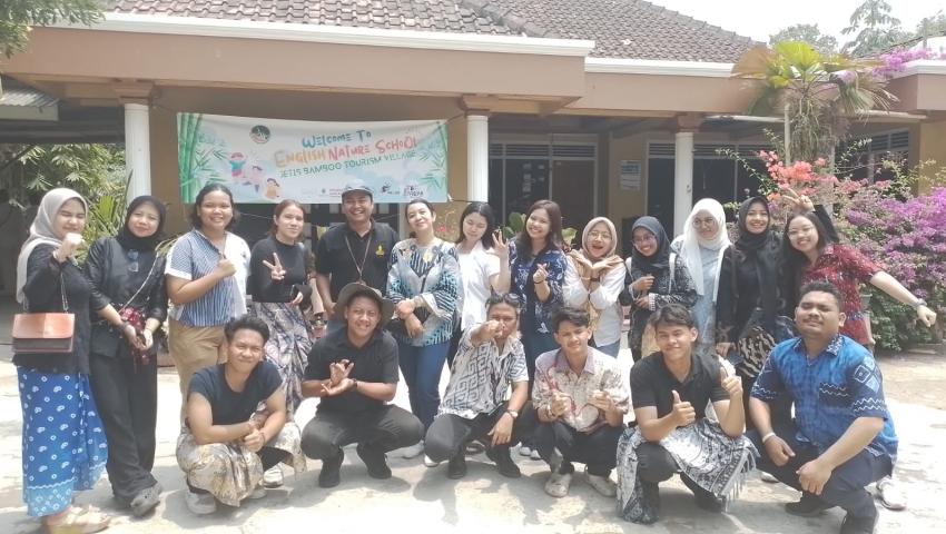 PBI UMBY Rintis Sekolah Alam Berbahasa Inggris di Desa Wisata Bambu Jetis Sleman